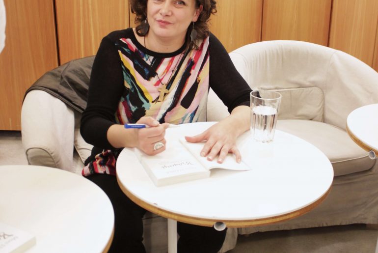 Amator de critică: despre „Brâncuși”, de Moni Stănilă