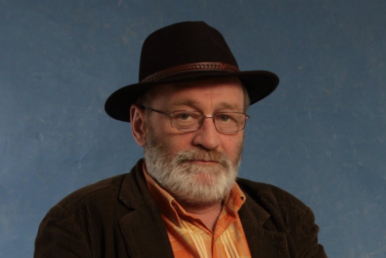 Poemul de miercuri: „Sentimentul mării într-o cârciumă mică”, de Ion Mureșan