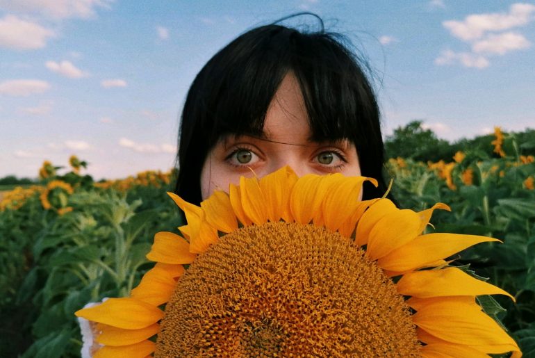 Poșta redacției: două poeme de Teodora Radu