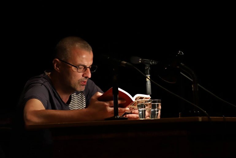 Cartea zilei: „Să ne fie la toți la fel de rău”, de Adrian Șchiop