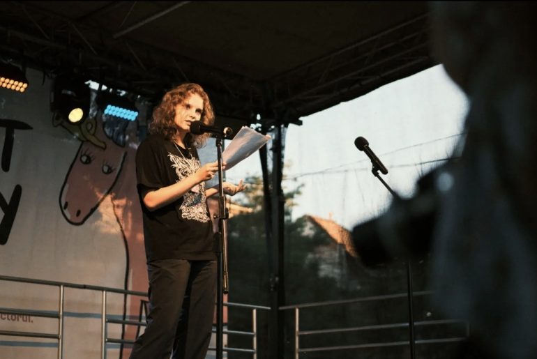 Poșta redacției: cinci poeme de Moldvai Mara