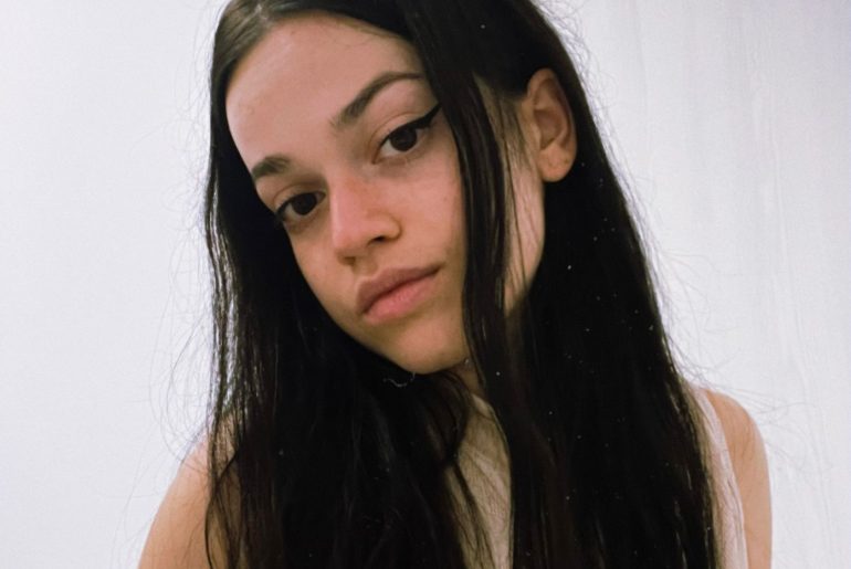 Poșta redacției: două poeme de Ioana Văcariu