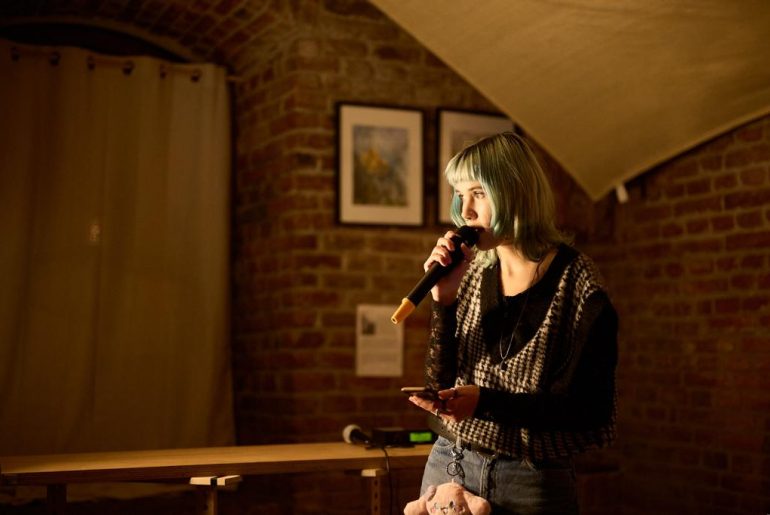 Poșta redacției: două poeme de Miruna Todor