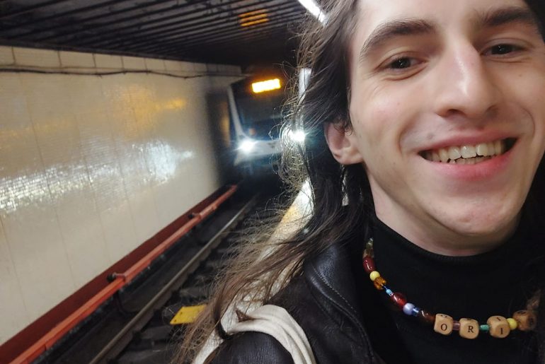 Poșta redacției: trei poeme de Călin Niță