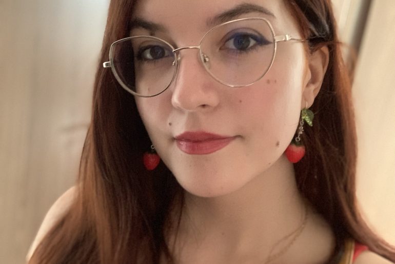 Poșta redacției: Patru poeme de Evelyn Sim