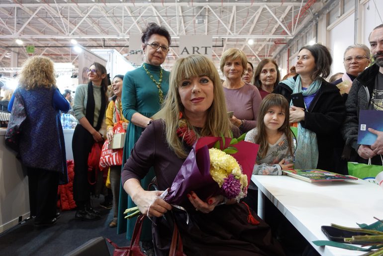 Semnal editorial: „Drumul spre Soare-Răsare”, de Ioana Nicolaie