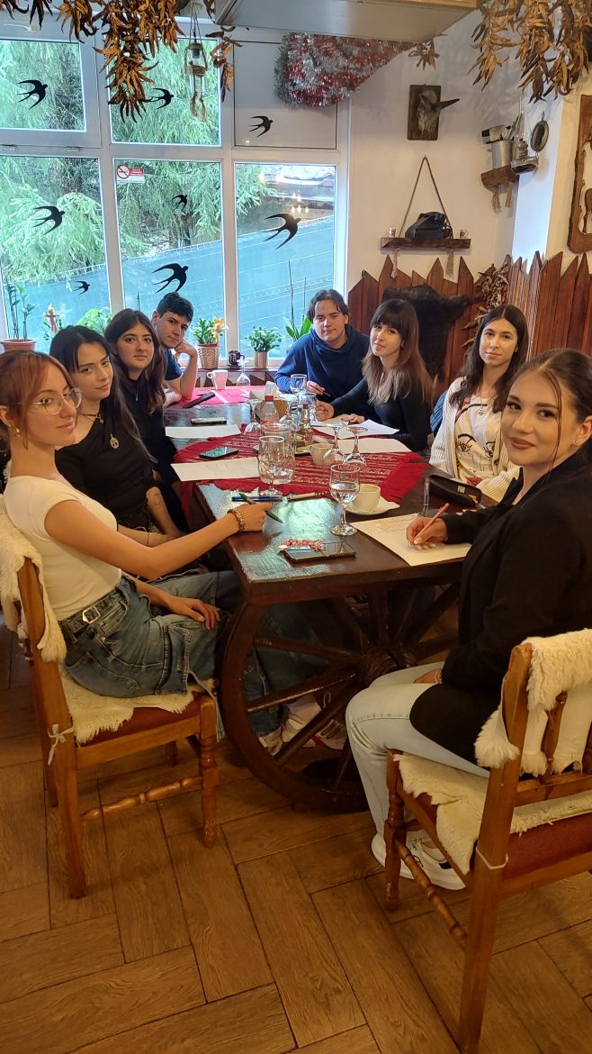 Poșta redacției: Un poem colectiv de Barbu Teodora, Buric Alexandra-Maria, Elabasan Elena-Yeliz, Epure Mălina Ioana, Filip Anamaria Cristina, Pavelea Paul Cosmin, Todărița Theea-Gabriela, Trăsnitu Daniel-Adrian