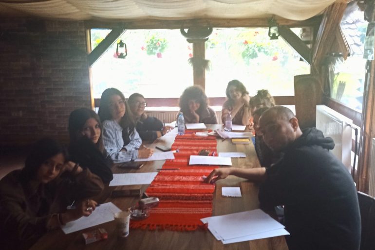 Poșta redacției: Un poem de Motaș Ștefania-Evelina, Drăghiescu Catinca Maria, Bălan Karina, Sabo Noemi-Claudia, Caua Andreea Elena, Șulea Adela, Curicheriu Alexia, Blumenfeld Amalia