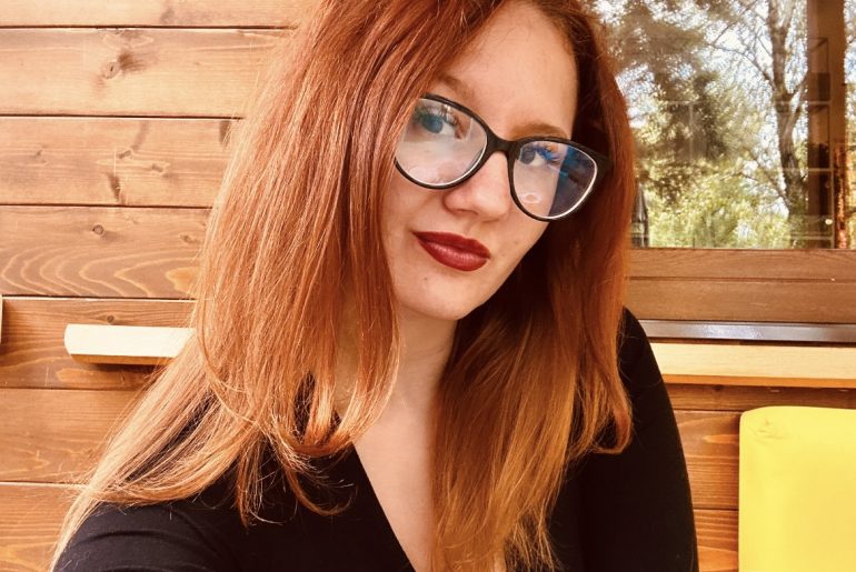 Poșta redacției: Trei poeme de Elena Purușniuc