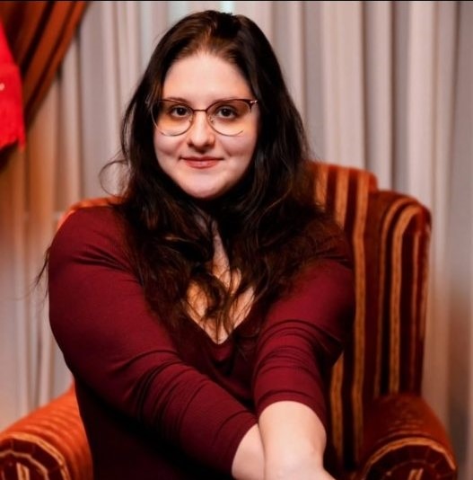 Poșta redacției: patru poeme de Cristina Ungureanu